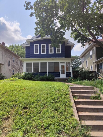 220 Penn Ave S, Minneapolis, MN 55405