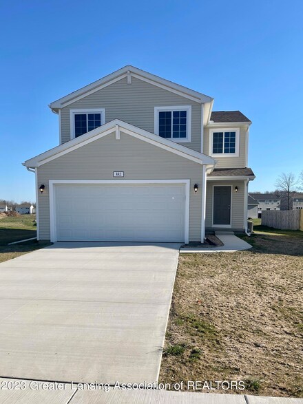 883 Saint Johns Chase, Grand Ledge, MI 48837