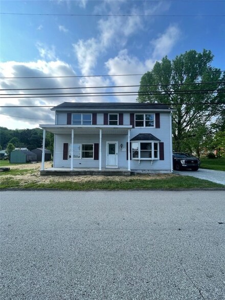 114 Bennington Rd, Hopwood, PA 15445