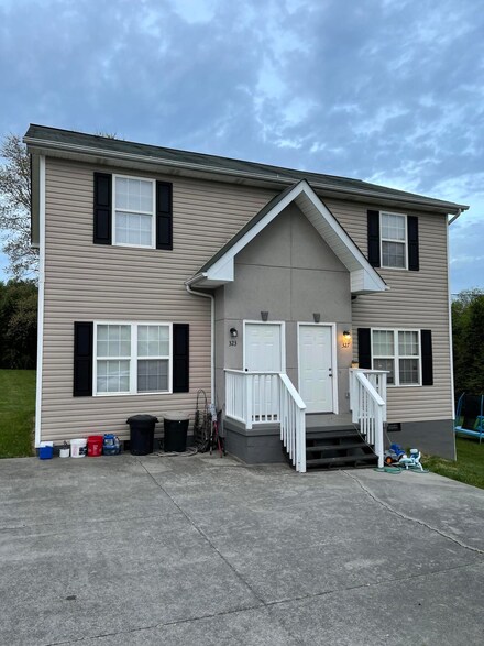 323 Carroll Rd, Morristown, TN 37813