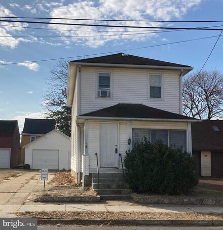 128 Monroe St, Riverside, NJ 08075
