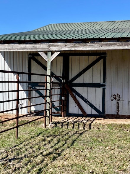 11 S Dade 203, Everton, MO 65646