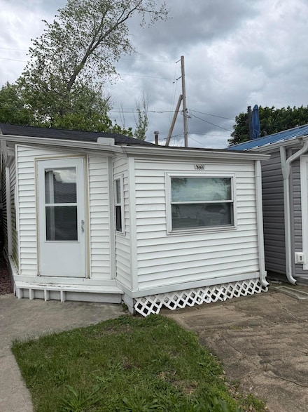 13997 Custers Point Rd NE, Thornville, OH 43076
