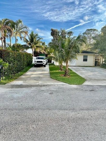4942 Dillon St, Lake Worth, FL 33463