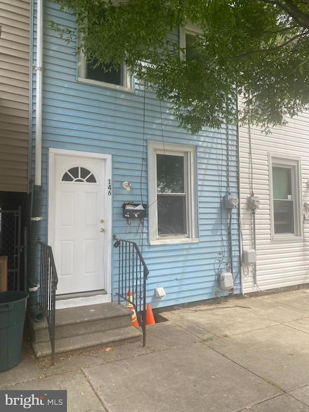 146 S Burlington St, Gloucester City, NJ 08030