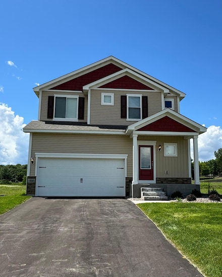 815 Spruce St N, Cambridge, MN 55008
