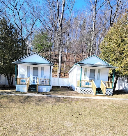 8558 Portage Point Dr Unit 3 (Dollhouse 4), Onekama, MI 49675