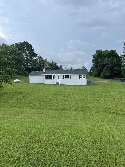 4584 Highway 52 E, Lafayette, TN 37083