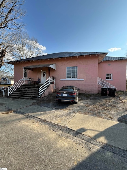 13A Smythe St, Belton, SC 29627