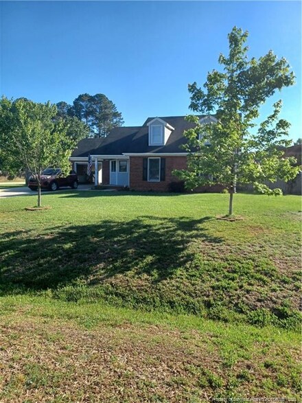 6472 Anniston St, Parkton, NC 28371