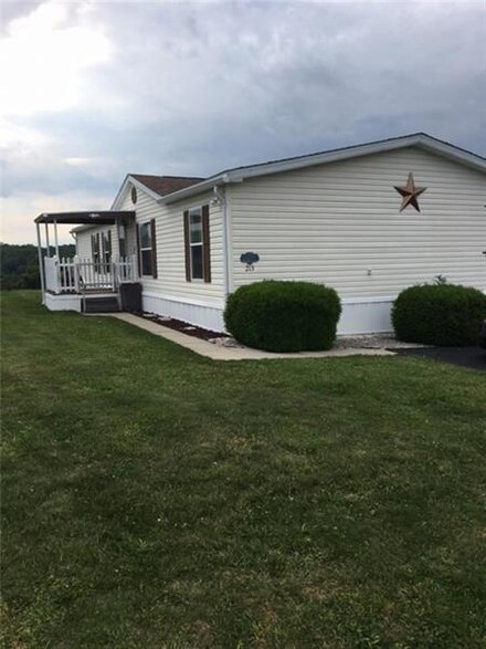 213 Edsel Dr, Ruffs Dale, PA 15679
