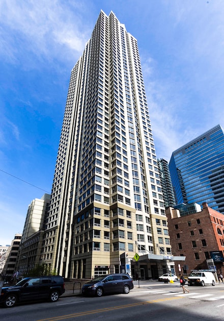 440 N Wabash Ave Unit 411, Chicago, IL 60611