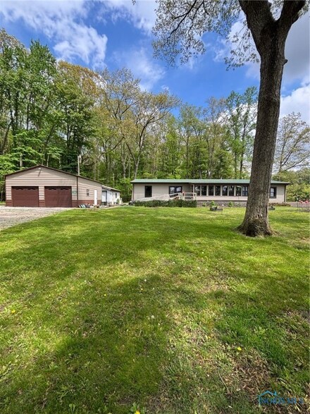 11555 Manore Rd, Grand Rapids, OH 43522