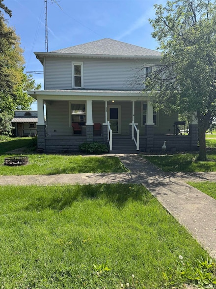 208 W 6th St, Earl Park, IN 47942