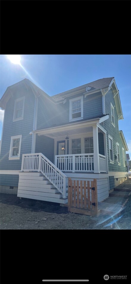 23 Grove Ln, Pacific Beach, WA 98571