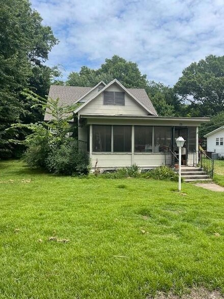 605 E 24th St, Pittsburg, KS 66762