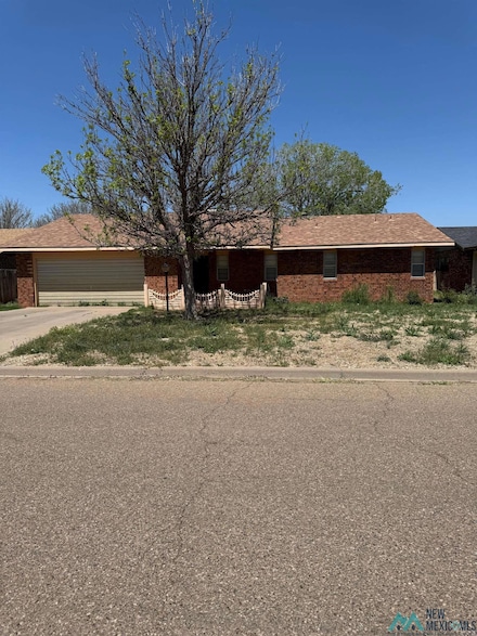 2112 Jonquil Park Dr, Clovis, NM 88101