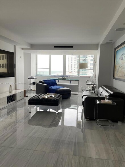 5005 Collins Ave Unit 1218, Miami Beach, FL 33140