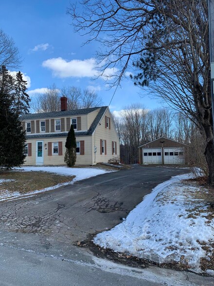 25 Manson Rd, Kittery, ME 03904