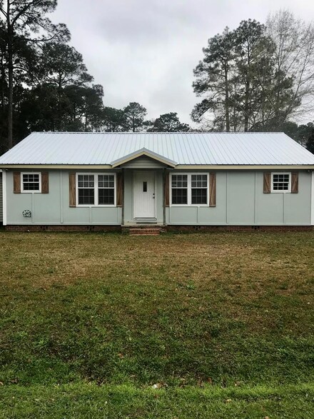 1446 Prince Ave, Tifton, GA 31794