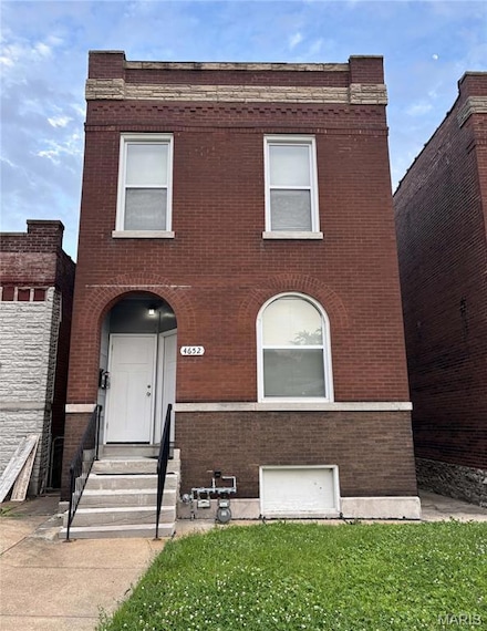 4652 Alaska Ave, Saint Louis, MO 63111