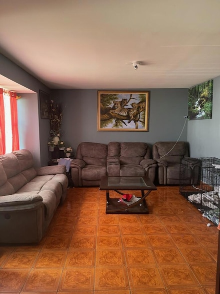 19 W 11th St, Huntington Station, NY 11746