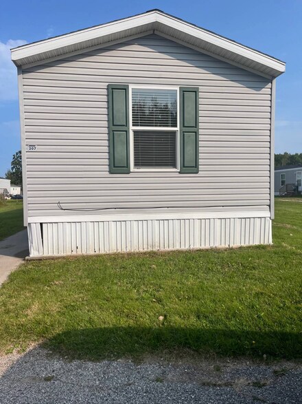 207 Rapids Dr, Sault Ste. Marie, MI 49783