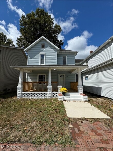 510 S 9th St, Cambridge, OH 43725