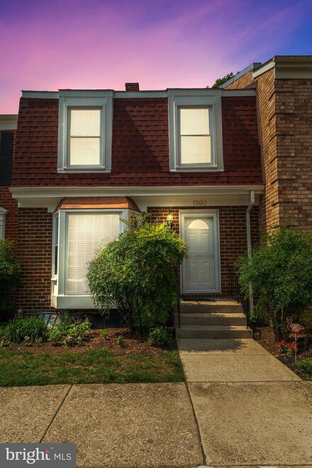 1560 Bandury Ct, Crofton, MD 21114
