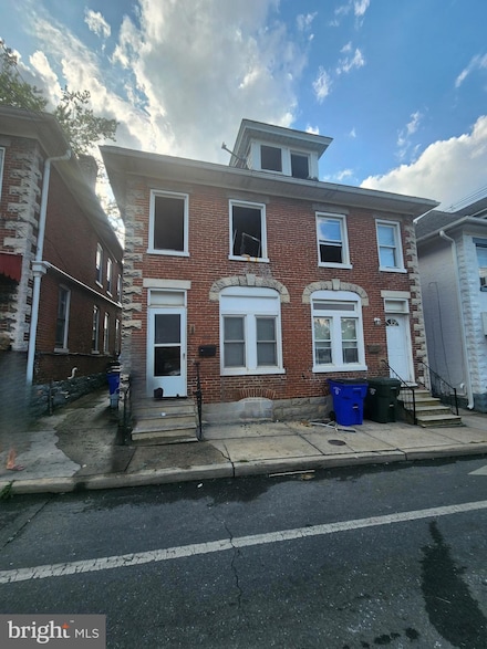 649 N Mulberry St, Hagerstown, MD 21740