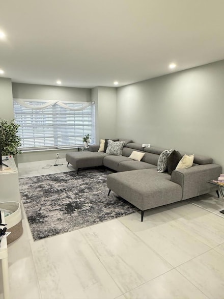 2191 NE 68th St Unit 403, Fort Lauderdale, FL 33308