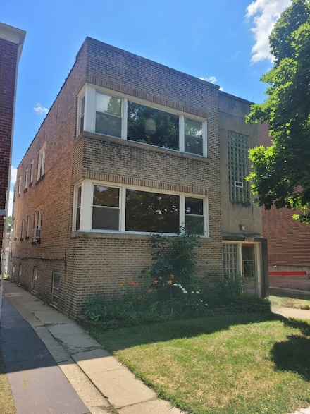 2521 W Farragut Ave, Chicago, IL 60625