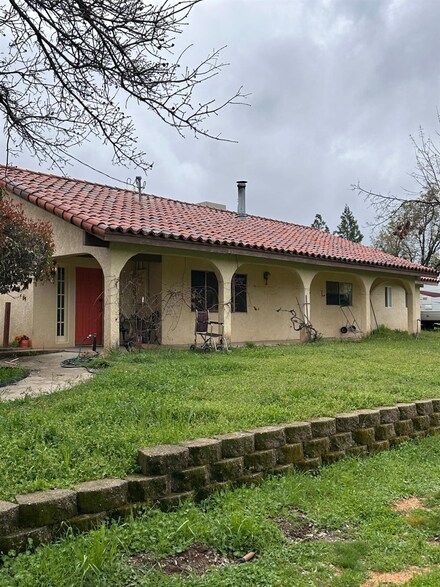 9047 Swasey Dr, Redding, CA 96001