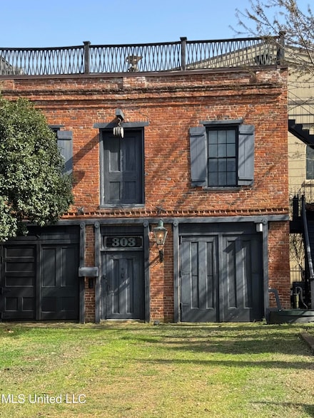 303 N Commerce St, Natchez, MS 39120