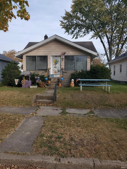 626 S 24th St, South Bend, IN 46615