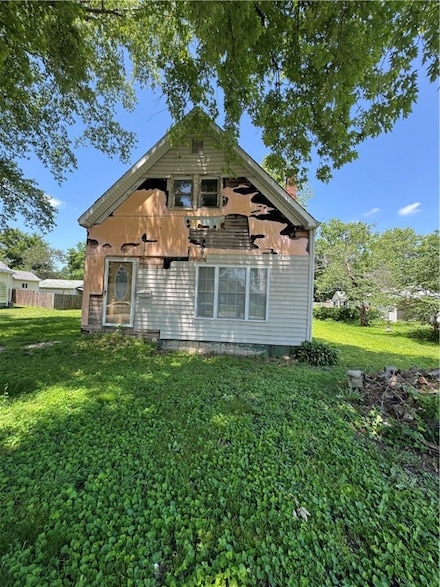 919 N Logan St, Lincoln, IL 62656