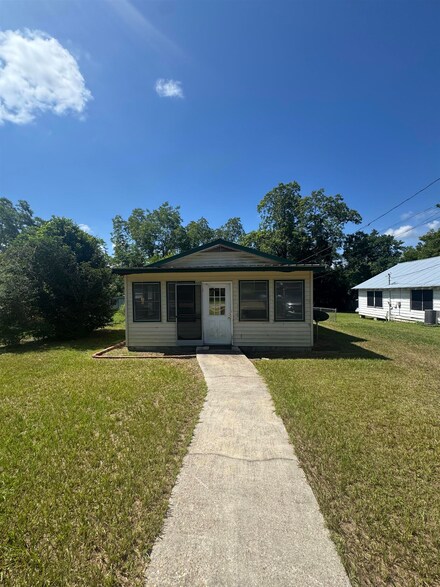 1003 Maude Ave, Opp, AL 36467