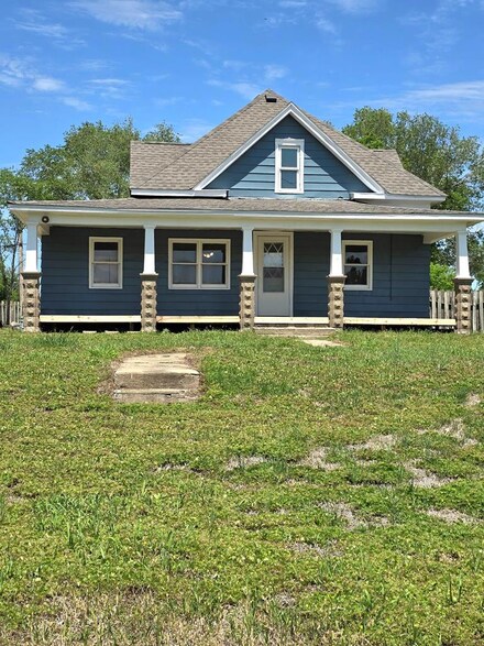 1602 NW 3rd St, Abilene, KS 67410
