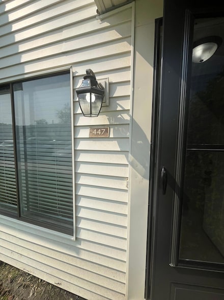 447 E 60th Place Unit 2, Merrillville, IN 46410