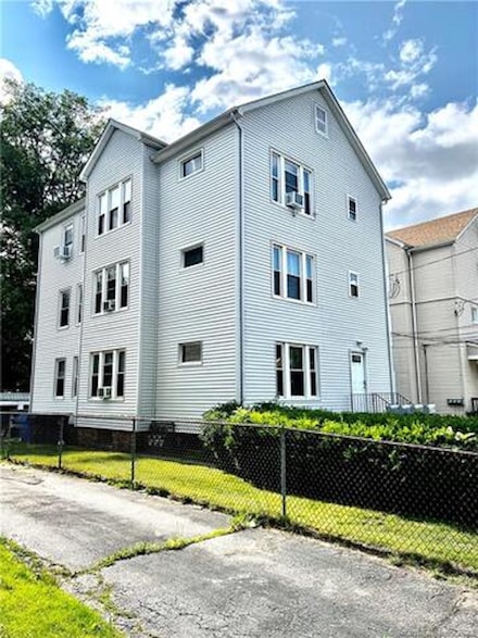 67 Brooklawn St Unit 2nd Floor, New Britain, CT 06052