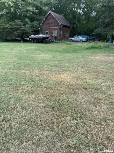 7414 Lake Creek Rd, West Frankfort, IL 62896