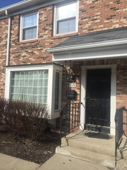 5346 Yorkshire Village Ln Unit B-14, Columbus, OH 43232