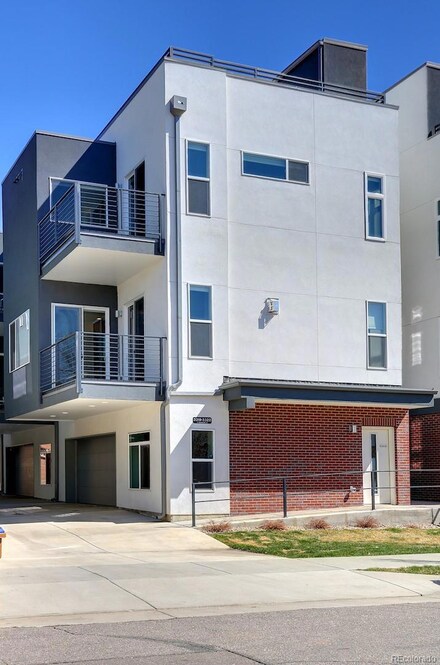 3318 S Washington St, Englewood, CO 80113