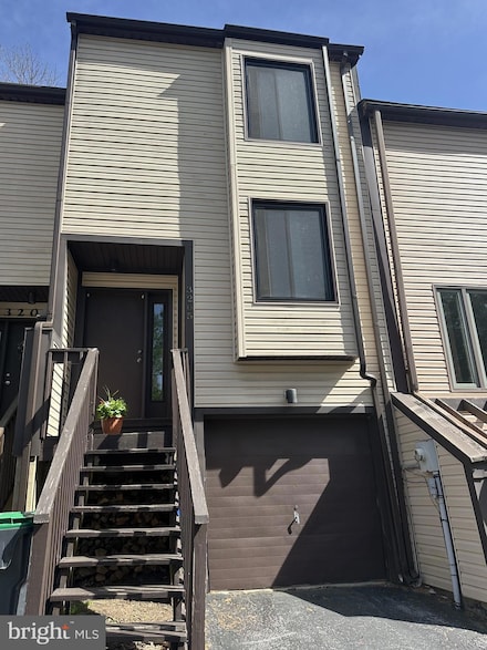 3205 Champions Dr, Wilmington, DE 19808
