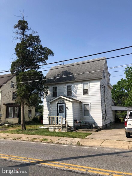 1522 S Delaware St, Paulsboro, NJ 08066