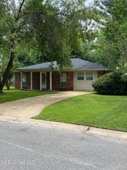 15305 Anderson Dr, Biloxi, MS 39532