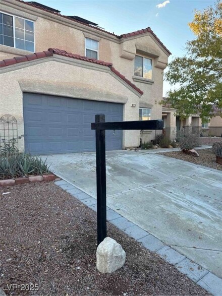 6729 Montezuma Castle Ln, North Las Vegas, NV 89084