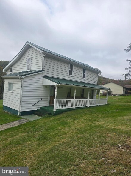 11119 Hill Side Dr, Frostburg, MD 21532