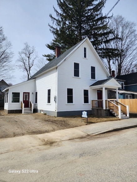 32 Central St, Hillsborough, NH 03244
