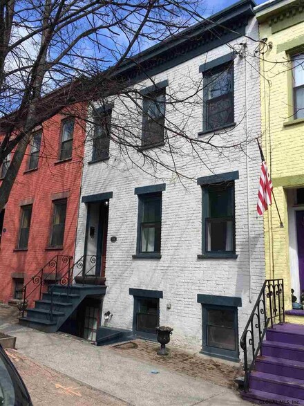 319 Hudson Ave, Albany, NY 12210